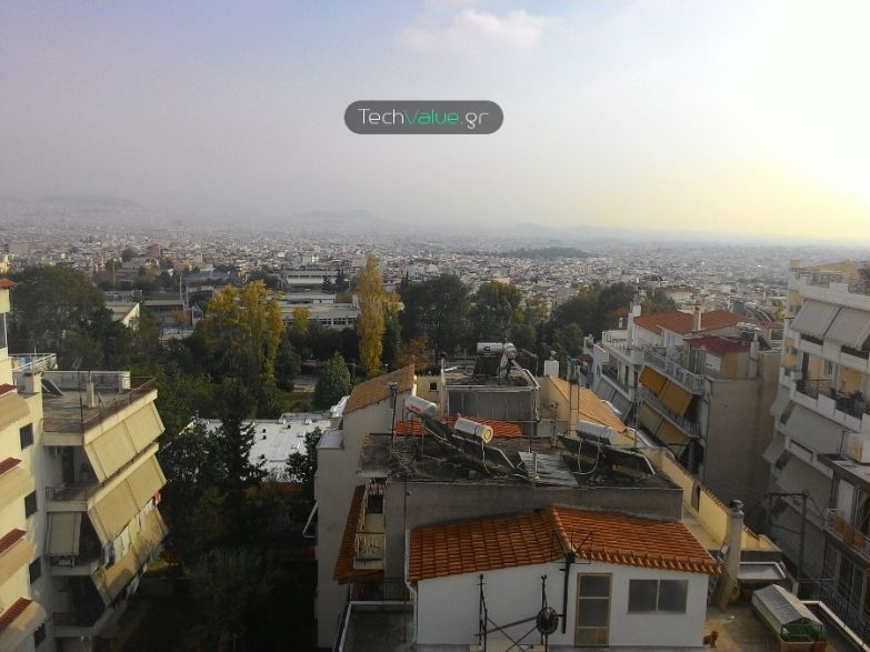 Asus ZenFone 5 camera review town