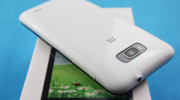 ZTE V965 unboxing