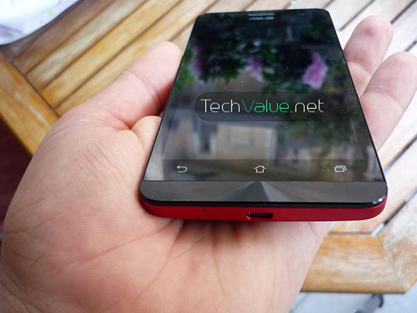 Asus Zenfone 5 Hands On front micro usb