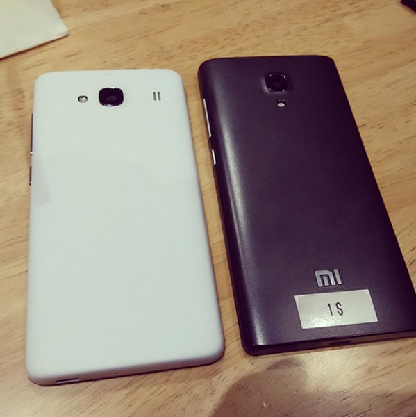 xiaomi redmi 2s with 1s back